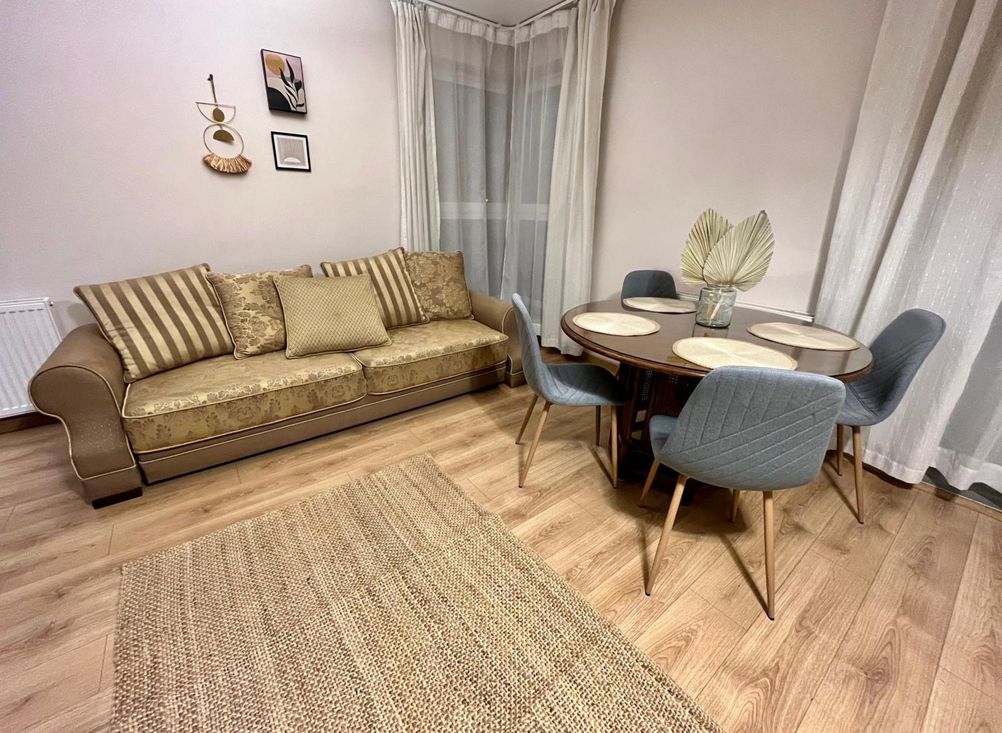 Oldtown Retro Apartment By Marina With Balcony For 6 People Danzig Exterior foto